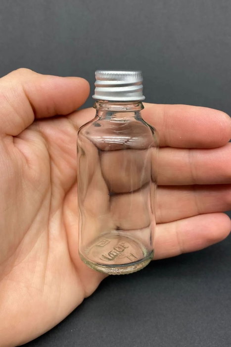 Hermia Juego de 6 Botellas de Vidrio con Acentos Plateados